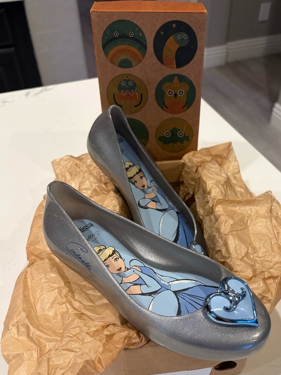 Mini Melissa Other - Brand new little girl size 3 Mini Melissa Sweet Love Disney Princess Flat shoes